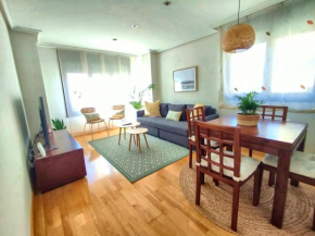 Gijón Fluvial VUT-5384-AS 3Hab-2baños-Ascensor-Parking Coche Grande Gratis-WIFI